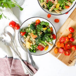 bowl of vegan garlic pasta